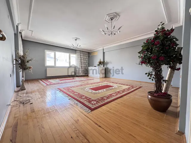 Atıfbey Mahallesinde Asansörlü 3+1 145 M2 Fırsat Daire 1