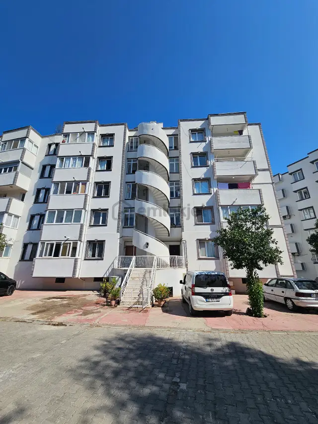 Kuşadası İkiceşmelik'te Deniz Manzaralı 3+1 Daire (130m²)