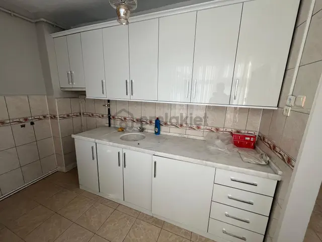 📍 Rota’dan Çarşı Merkeze Yakın Eşyalı Kiralık Daire 1