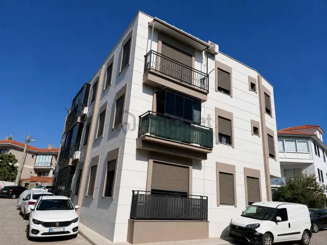 Yiğit Gayrimenkul'den Çeşme Merkez'de Uygun Fiyat Satılık 2+1 1