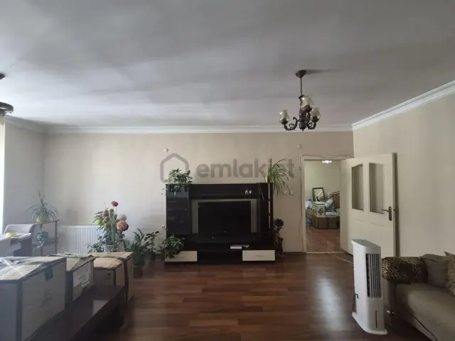 Ahimesut'ta Site İçi Ön Cephe Kiralık 3+1 1