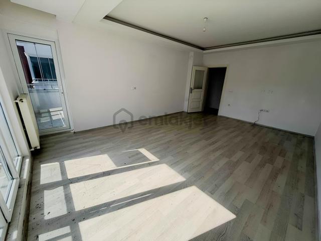 Yağmur Emlaktan Ara Kat Güney Cephe Cam Balkonlu 3+1 Daire 1