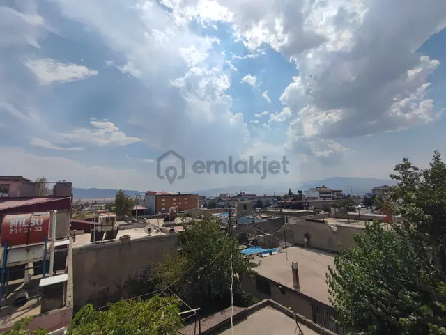 Germenicia'dan Aslanbey'de Satılık İki Katlı Müstakil Ev 1