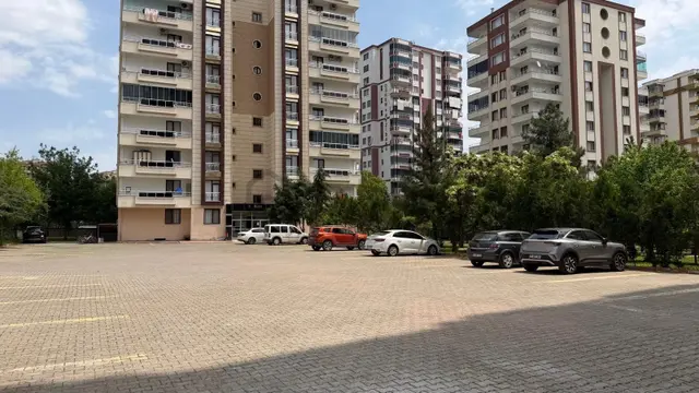 75 E Yürüme Mesafesinde 2 Daire Üzeri 3 Cephesi Açık Bakımlı Temiz Daire 1