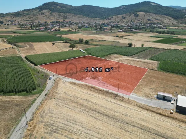 Bigadıç Işıklar Mah. Yerleşim Yakını Satılık 4.802 M² Tarla