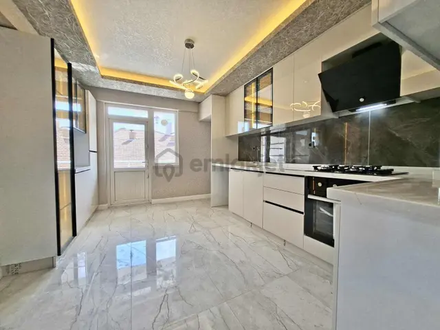 Kuşçağız Cadde Üzeri Asansörlü Ultra Lüks Ön Cephe 3+1 !!