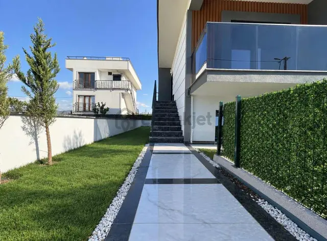 Onmax Öğretmenler'de 4+1 Sıfır Satılık Fırsat Villa 1