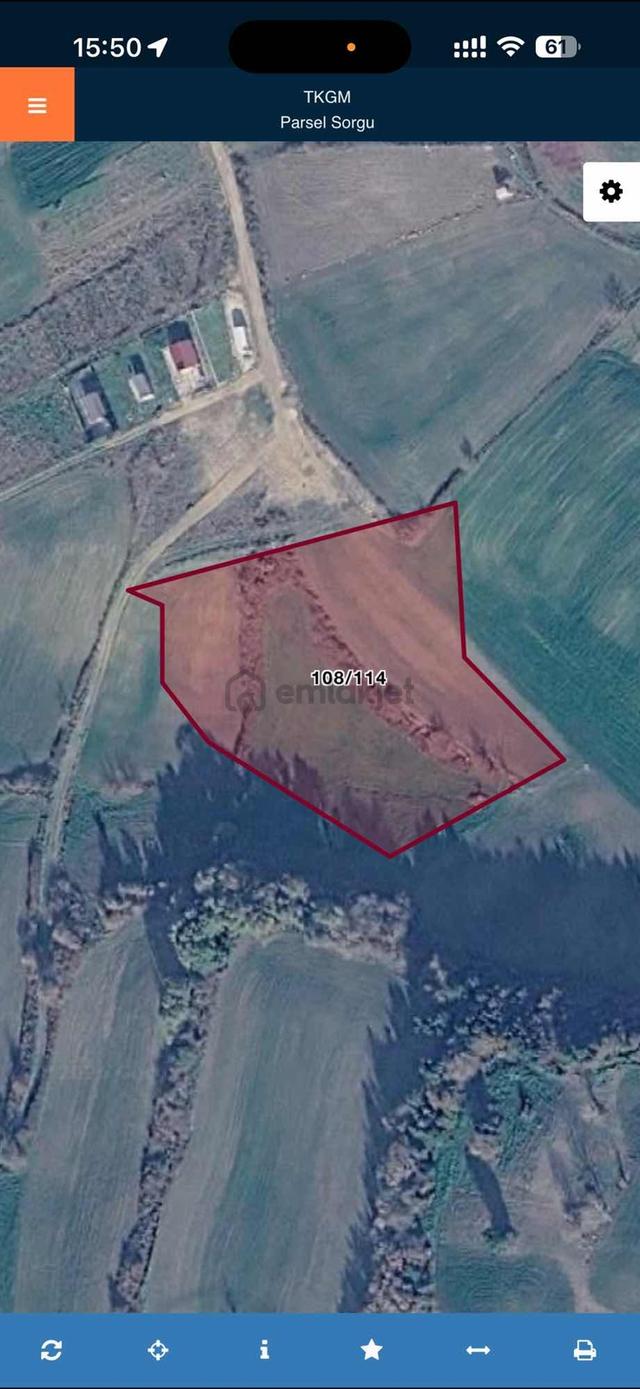 Berat'tan Yazlıkköyde 360m2 Muvafaknatname Ve Çapı Mevcuy