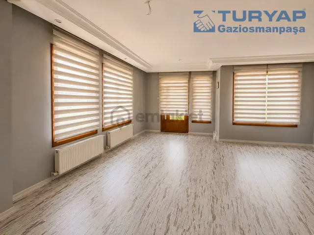 Çankaya Yıldızda Aleksandr Dubçek Caddesi Girişinde Satılık 3+1