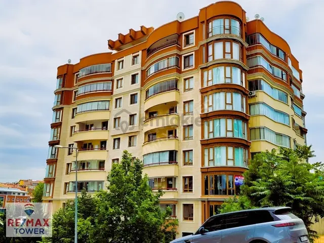 Öveçler 1238.caddede 4,5 + 1 Bakımlı Site Dairesi 1
