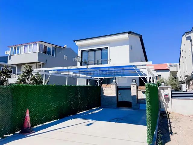 Kapalı Garajlı, Tam Müstakil, 4+1, Giriş Katta Odalı Villa 1