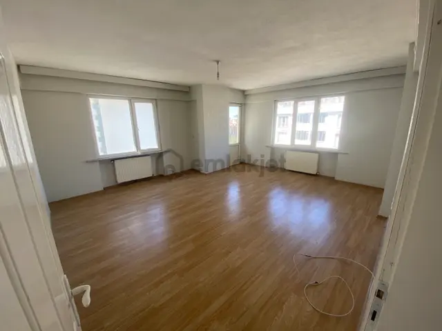 Uğur Emlak F Paşa Mah 3+1 Merkezde Daire