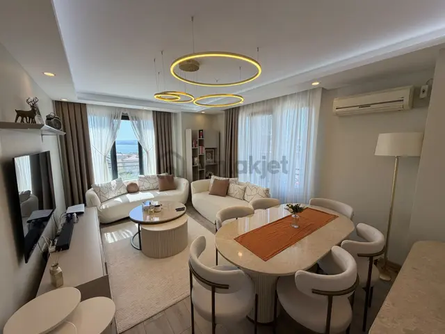 Deniz Manzaralı Site İçerisinde Bakımlı, Ekstra Tadilatlı, Temiz Daire 1