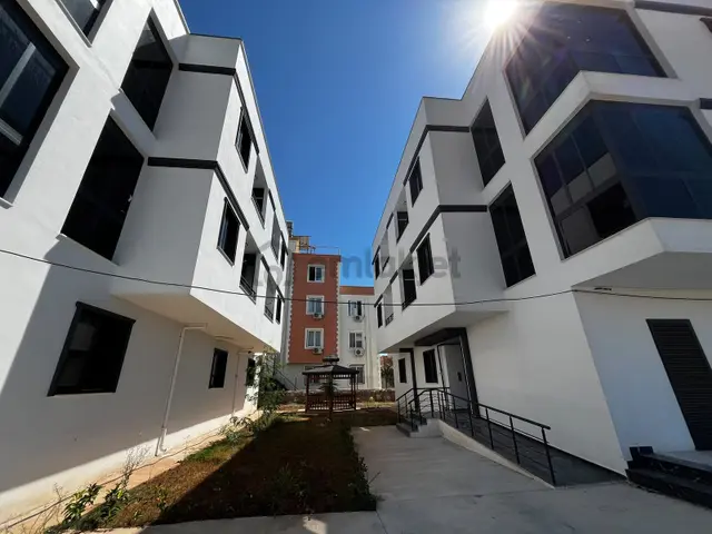 Remax Toros'tan Çiftlikköy'de Full Sıfır Eşyalı 2+1 Bahçe Katı