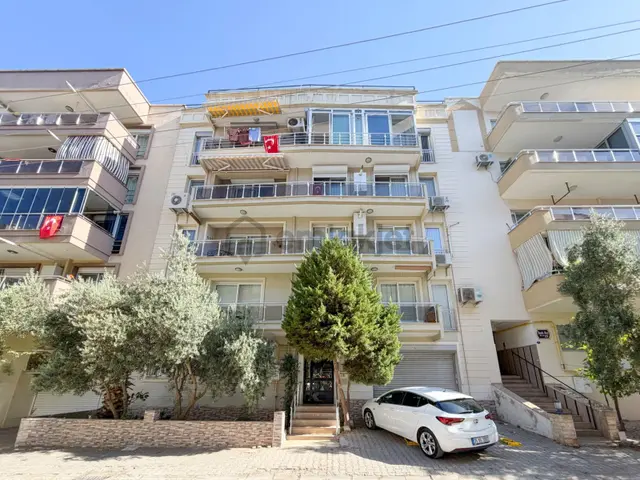 Karşıyaka Yalı Mahallesi Demirköprü De Kiralık 2+1 Bakımlı Daire 1