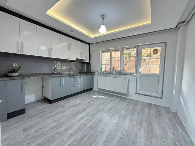 Yunusemre Mahallesi 145 M2 3+1 Kiralık Daire 1