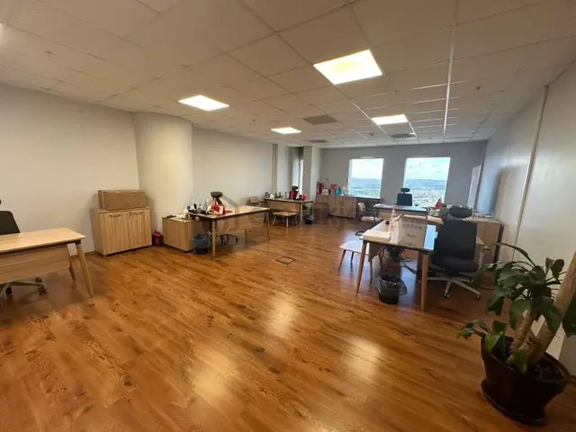 Koza Plaza'da Lüks Bölmeli Masrafsız 352 M2 Kiralık Plaza Katı