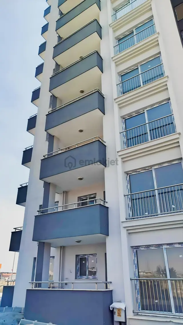 Arzu Emlak'tan Sarı Hamzalı Mahalesinde Sasa Fabrikası Yanında 1