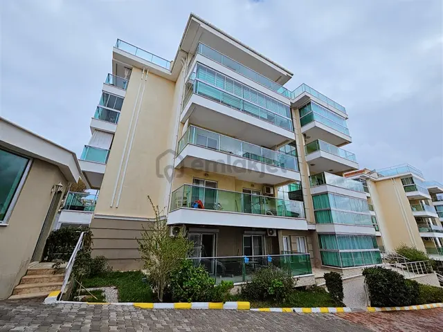 Kuşadası Ege Mah. Kaloriferli Havuzlu Sitede Kiralık 3+1 Daire 1