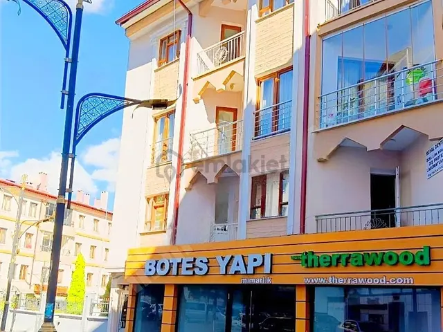 Karahan Emlak'tan Çarşı İçinde 3+1 Yapılı Lüks Daire-ofis 1