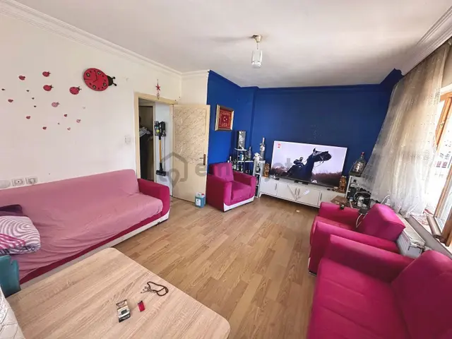 Natoyolu Cadde Yakını Ara Katta Ön Cephede Balkonlu 2+1 Satılık Kelepir Daire 1