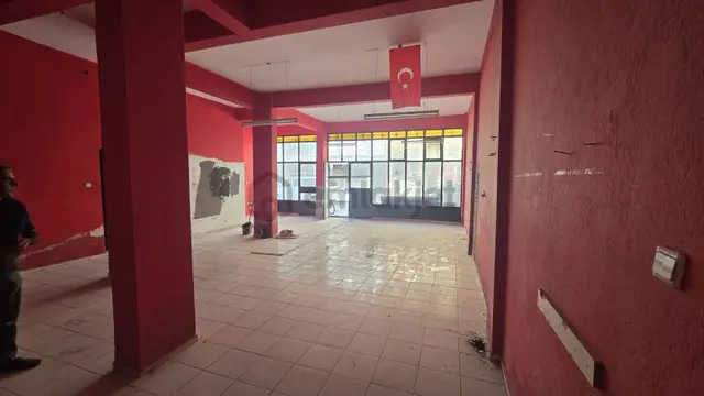 Mevlana'da Yaya Trafiği Yüksek 130 M² Kiralık Dükkan 1
