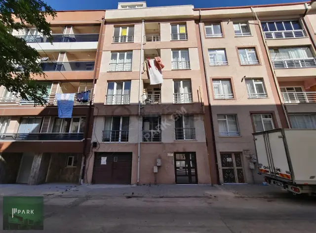 Park Gayrimenkul'den Turgut Reis Ara Sokağı Kiralık 2+1 Daire