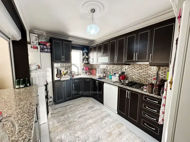 Göl-san Gayrimenkul’den Yıldıztepe Mah. 2+1 130 M2 Doğalgazlı Arakat Satılık Daire