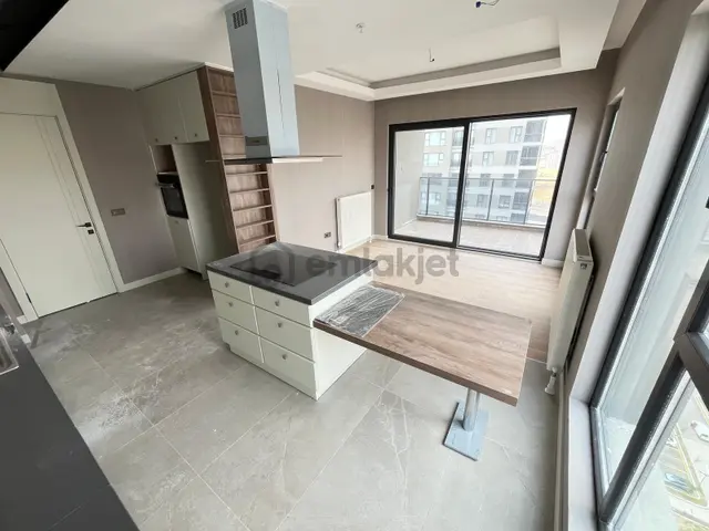 Ada Mutfaklı Site İçerisinde Kapalı Havuzlu & Sosyal Tesisli 4+1
