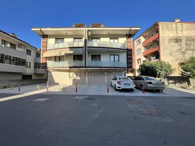 Çarşı Merkez'de 4+1 Garajlı Çatı Dubleks Kiralık Daire