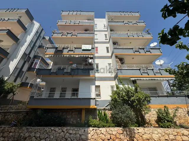 Ayaş Site İçinde Satılık Geniş 1+1 Ara Kat Daire 1