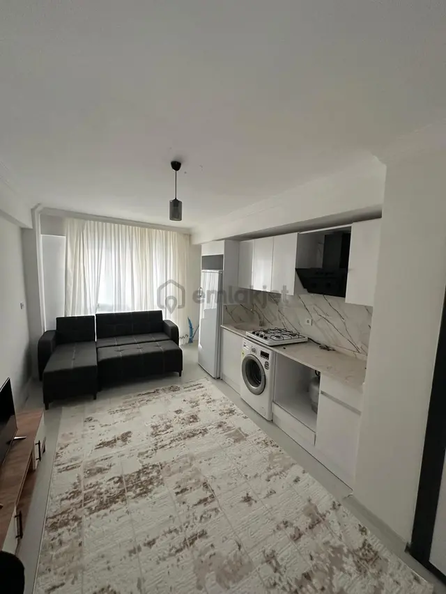 Cumhuriyet Merkez Yeni Bina Yeni Eşyalı 1+1 (komisyon İndirimli) 1
