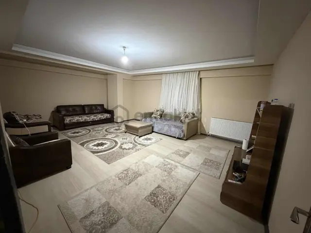 Adnan Menderes Mahallesinde Satılık 2+1 Arakat 100m2 Daire