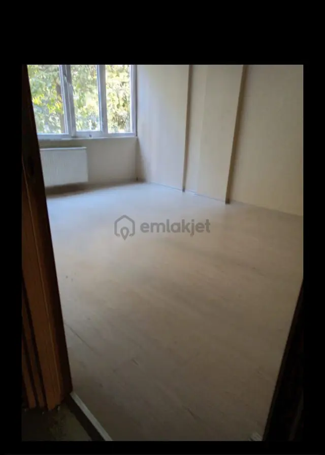 Atakent Mahallesi Mithatpaşa Caddesi Üzerinde Temizdaire
