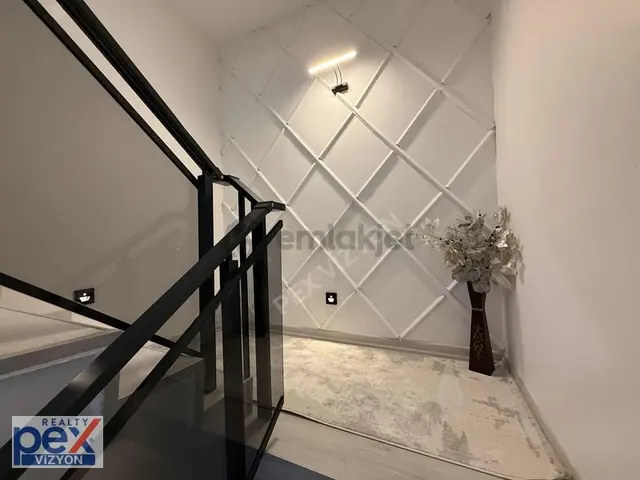 Elvankent'te A'dan Z'ye Lüks Yenilenmiş Villa Konforunda 3 Katlı 1