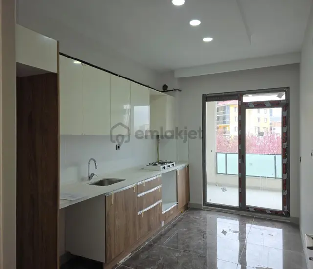 Akçalar'da Merkezi Konumda Satılık 2+1 Siteiçi Daire