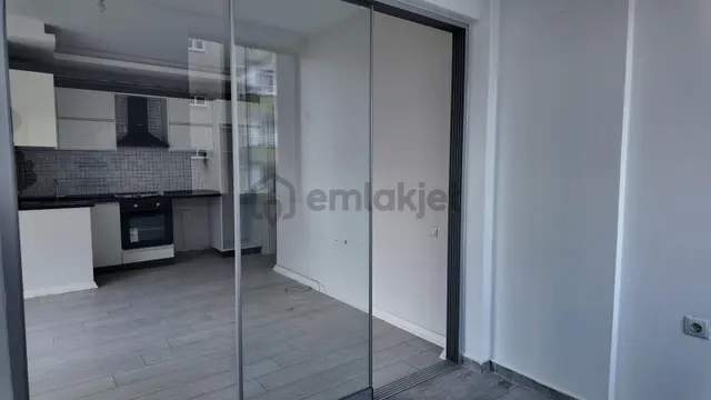 Tece Deniz Mah.de Merkezi Konumlu & Geniş 1+1 Daire...