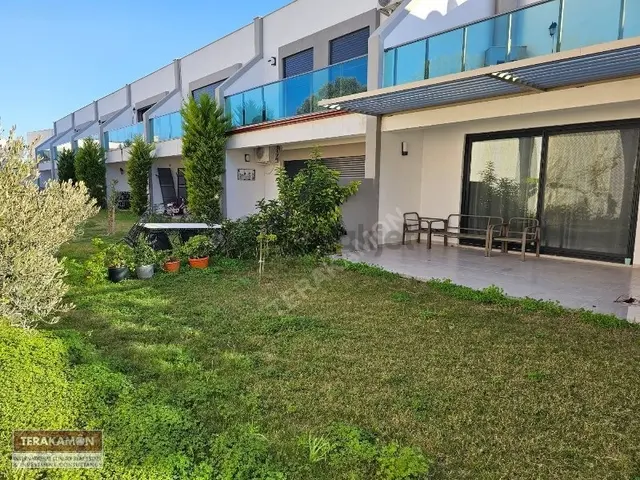 İzmir Çeşme Dalyan Havuzlu Sitede Bahçeli Kiralık Rezidans Daire 1