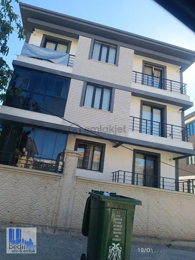 Bedir Emlkatan Ataturk Mahalleinde Esyalı 1+1 1