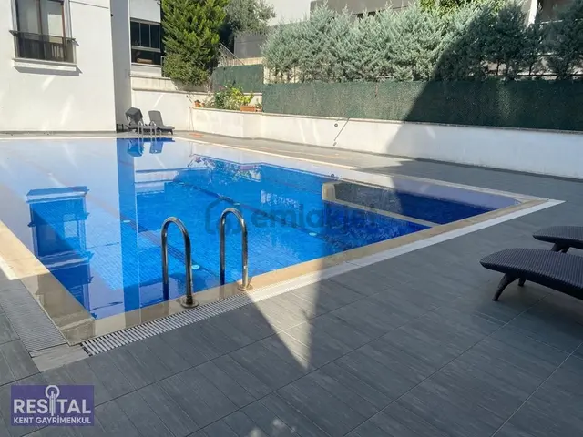 Balat'da Havuzlu 3+1 125 M2 Kiralık Daire