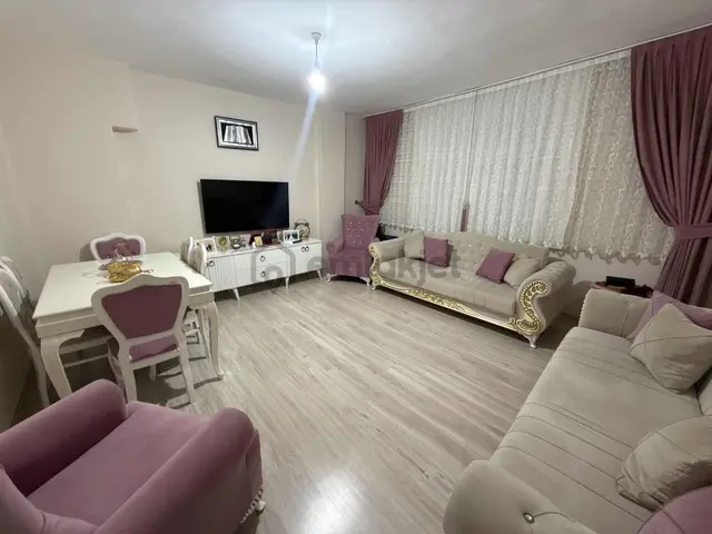 Esenlerde 3+1 Satılık 130 M2 İçi Yapılı Masrafsız Daıre