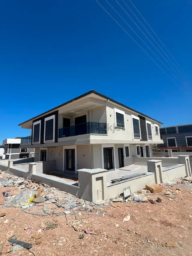 Didim Hisarda Lux 3+1 Havuzlu Bahceli Villa