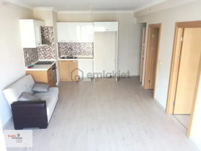 Maltepe Zümrütevlerde Marmaroom Sitesi 1+1 Güvenlikli Otoparklı