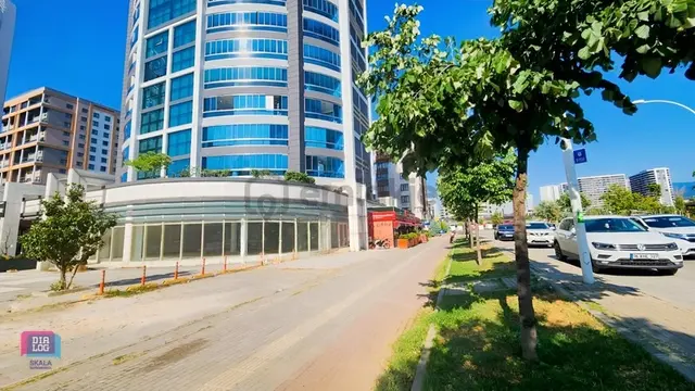 Nilüfer 23 Nisan'da En Prestijli Bölgesinde Satılık 260m² İşyeri