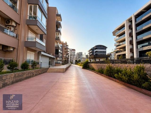 Havuzlu Sıte Içerısınde Geniş Ve Ferah 2+1