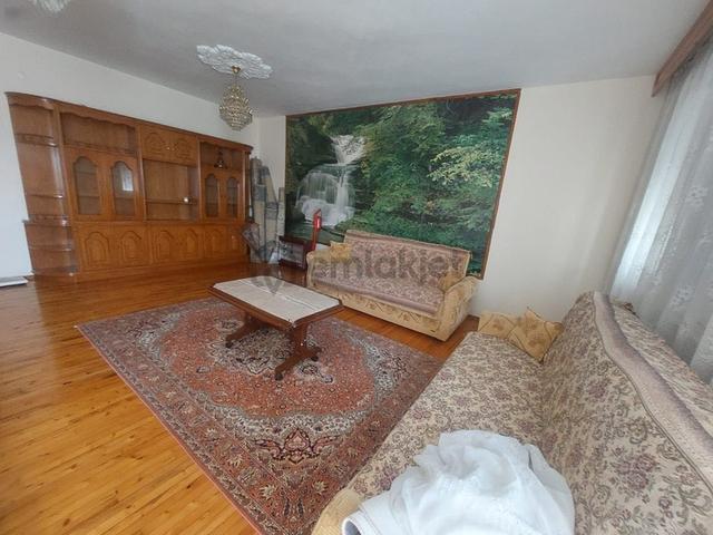 Yıldız Mahallesi 3+1 Arakat Ayrı Mutfak Cadde Üzeri Kiralık