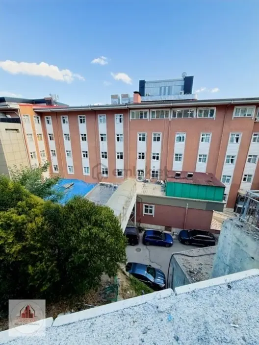 Eyüp Hastane Arkası 2+1 Giriş 75 M2 İçi Yapılı Fırsat Boş Daire.