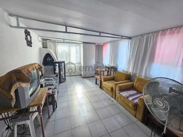 Plevne Mah.sağlık Ocağı Yakını Cadde Üstü Çatı Katı 2+1 Daire 1