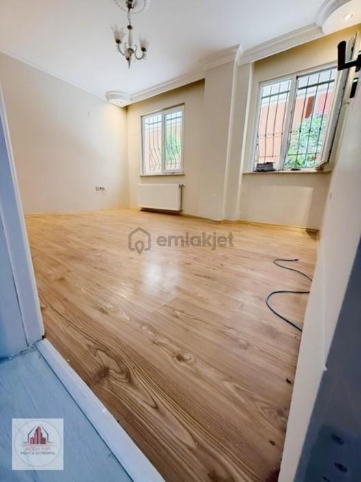Metroya 3dk 3+1 Net 120m2 Yaz Kış Bahçeli İskanlı İçi Yapılı Boş