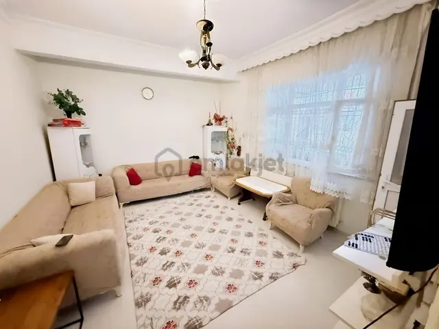 Küçükçekmece M.akif Mh Metro Durağı Dibinde 155m2 3+1 Daire